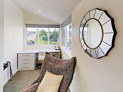The Seattle House - Urban Retreat