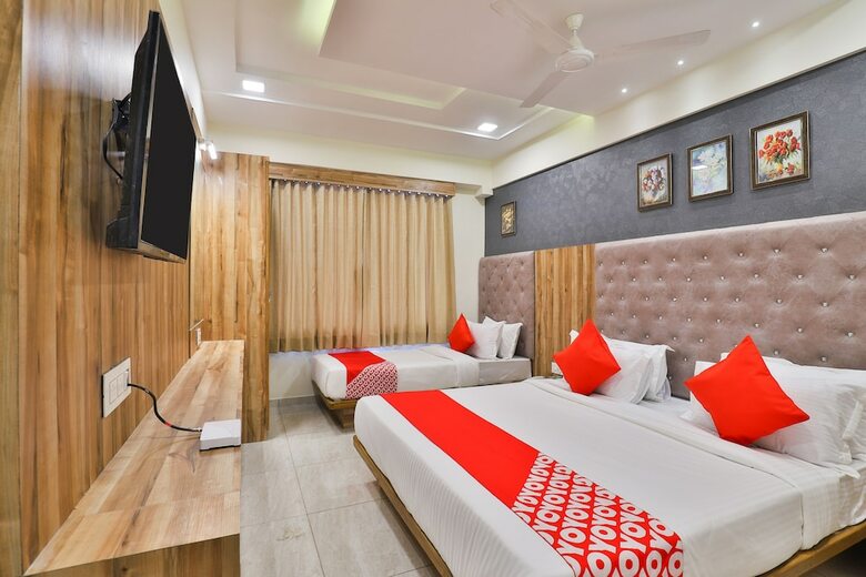 Oyo 24444 Hotel Rudrax