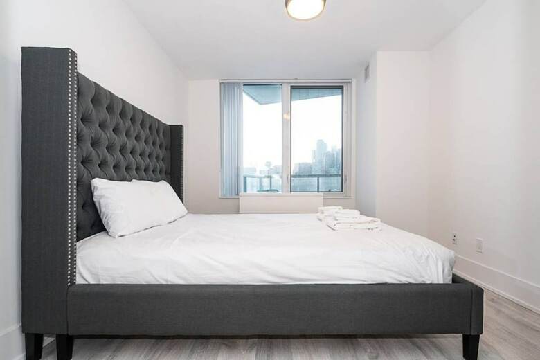 Apartamentos Modern 1 Bedroom Condo With Cn Tower Views
