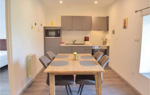 One-bedroom Apartment In Sainteny