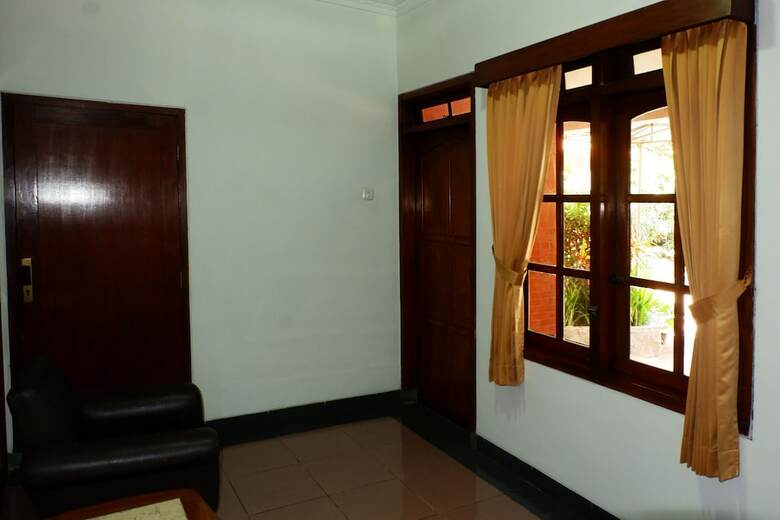 Oyo 517 Hotel Arjuna Lawang