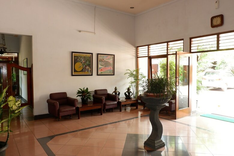 Oyo 517 Hotel Arjuna Lawang