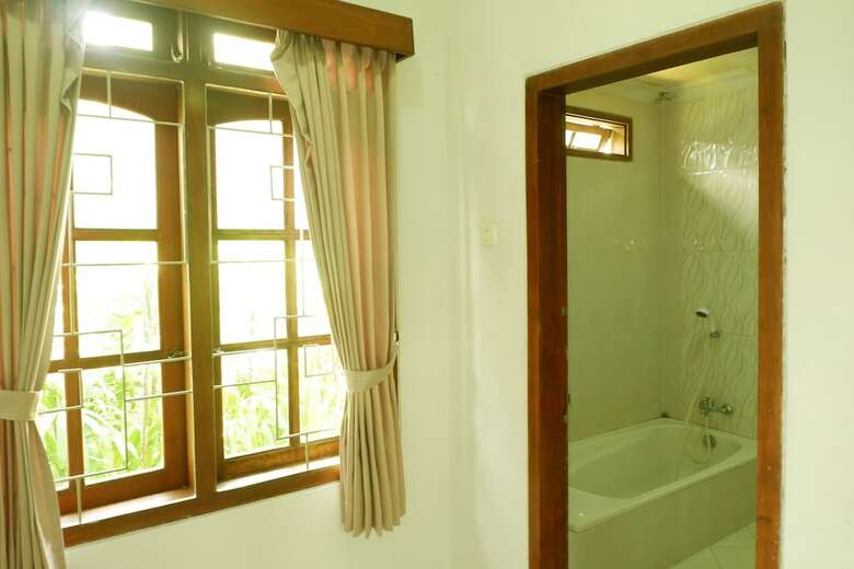 Oyo 517 Hotel Arjuna Lawang