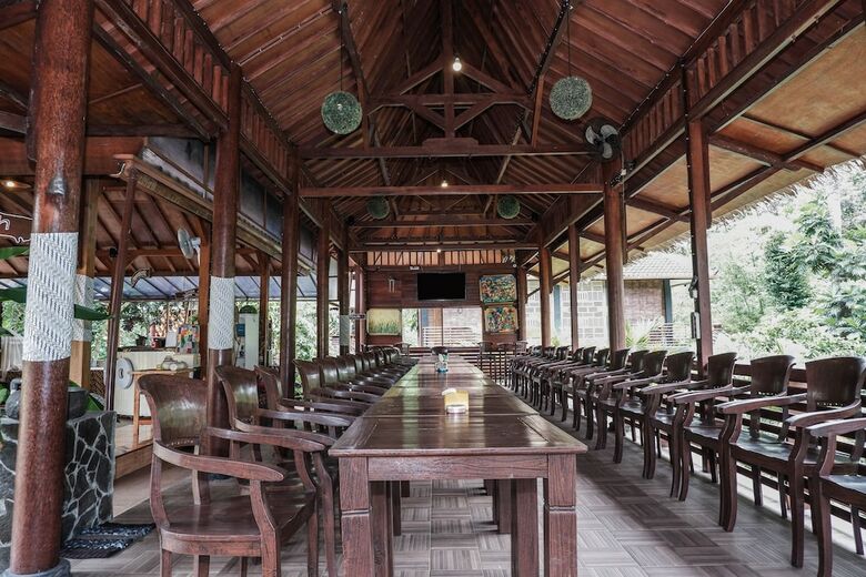 Hostal Oyo 550 Kebon Krapyak Cottage