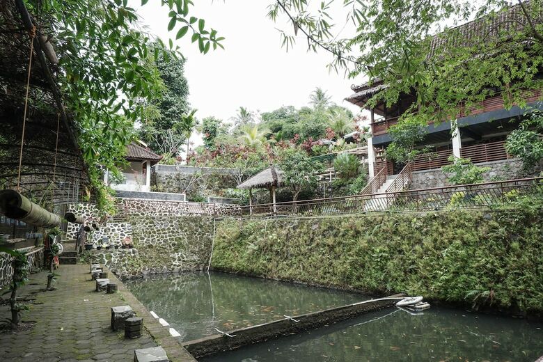 Hostal Oyo 550 Kebon Krapyak Cottage