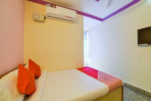 Hotel Oyo 17316 Radika Residency