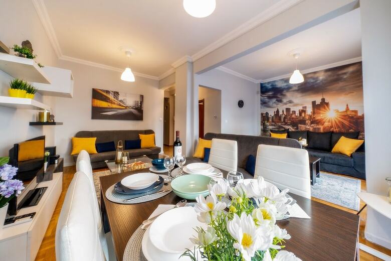 Apartamentos Corona Deluxe Apt (Must)