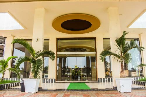 Solitaire Hotel And Resorts