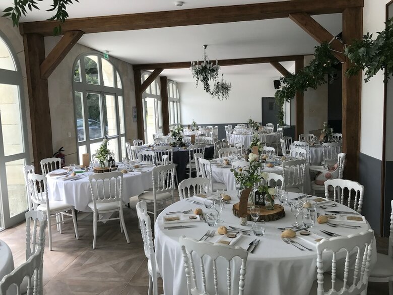 Chateau De Courcelles Le Roy