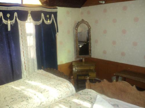 Hotel Haroon Houseboat