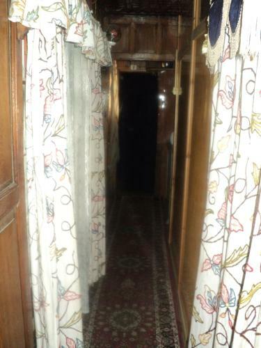 Hotel Haroon Houseboat
