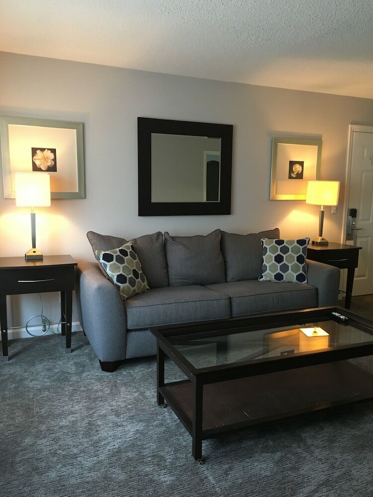 Aparthotel Ambassador Inn And Suites