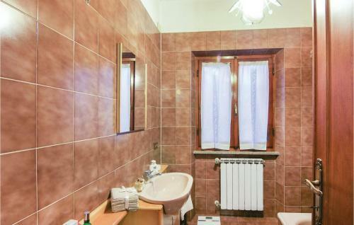 Three-bedroom Holiday Home In Montignoso -ms-