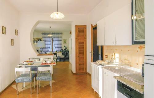 Three-bedroom Holiday Home In Montignoso -ms-