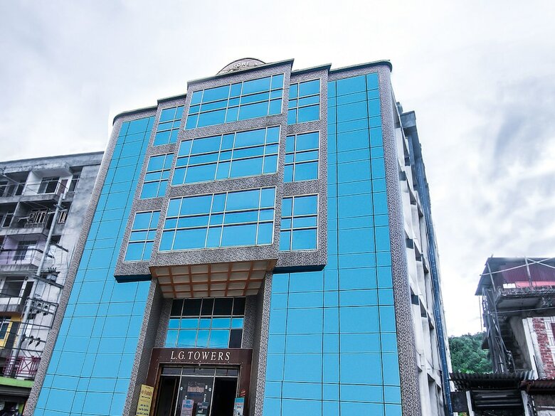 Hotel Oyo 14737 Lg Towers