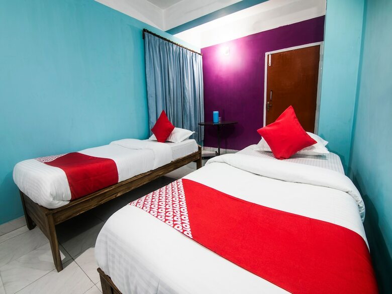 Hotel Oyo 14737 Lg Towers
