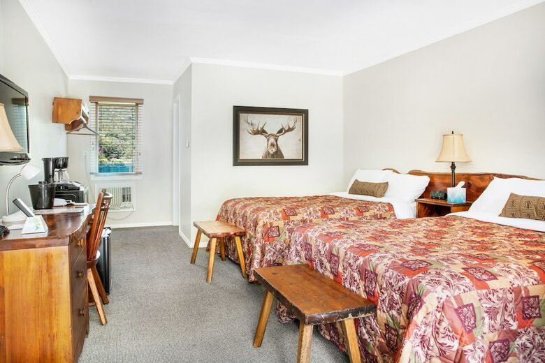 Hotel The Lodge At West River
