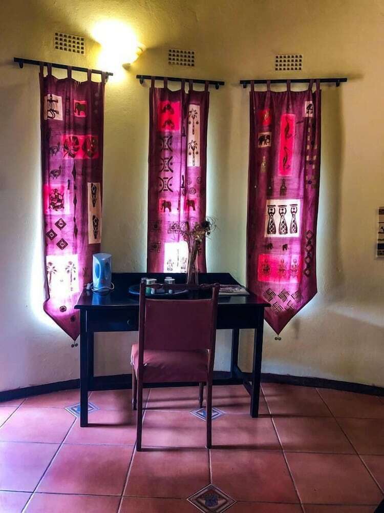 Posada Lesoma Valley Lodge