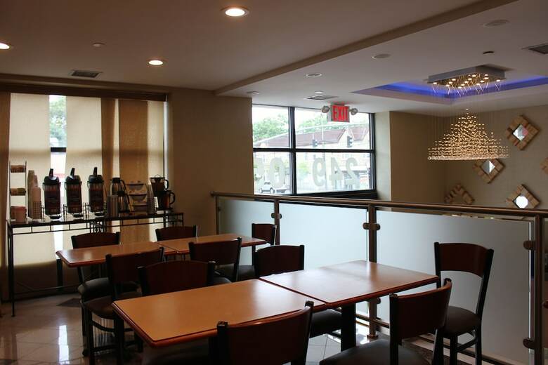 Hotel Bellerose Inn