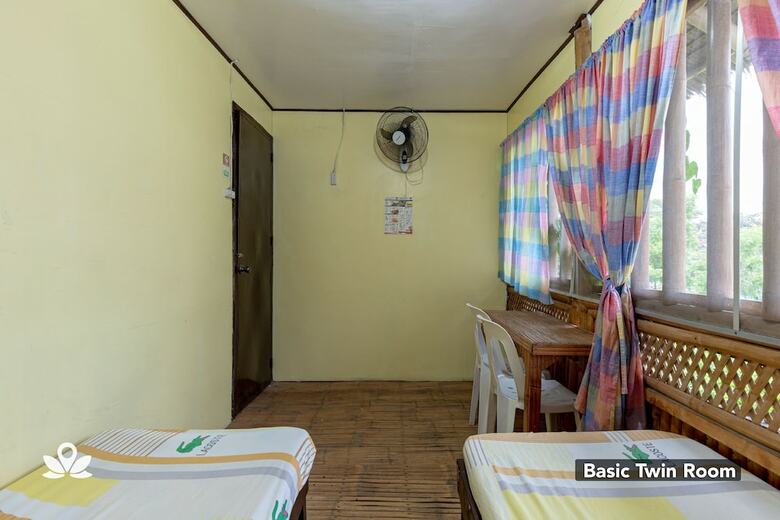 Hotel Zen Rooms Basic Iloilo Paraw Resort