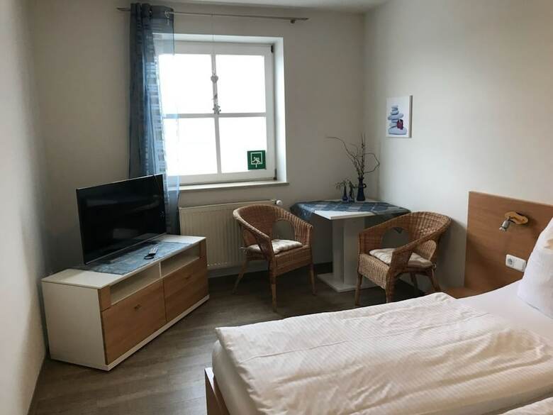 Hotel Pension & Restaurant Zur Wertachau