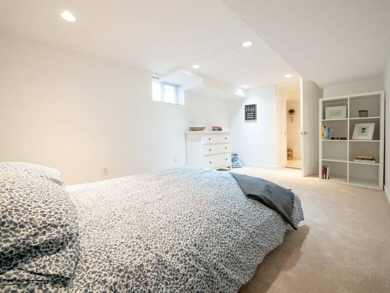 Quiet Greektown 1 Bedroom Apartment