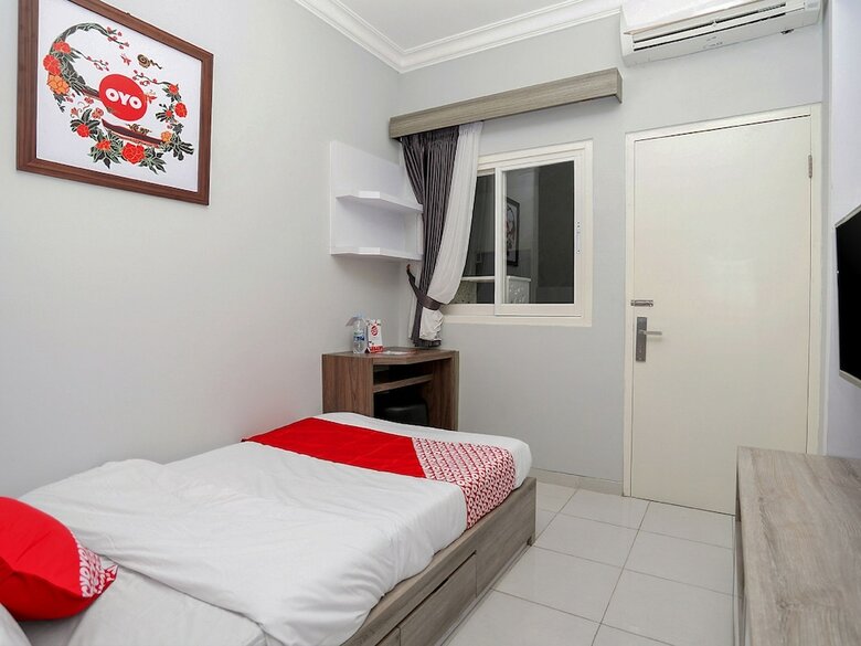 Hotel Oyo 747 Cipunegara Residence