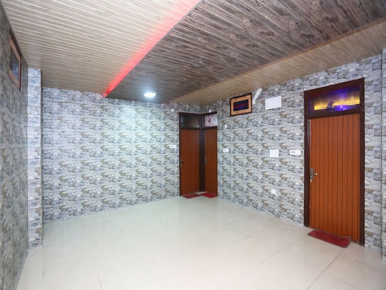 Oyo 28835 Hotel Star