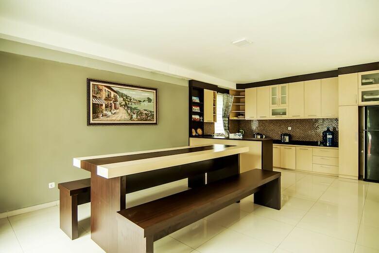 Hotel Oyo 882 Puri Gevana Guest House