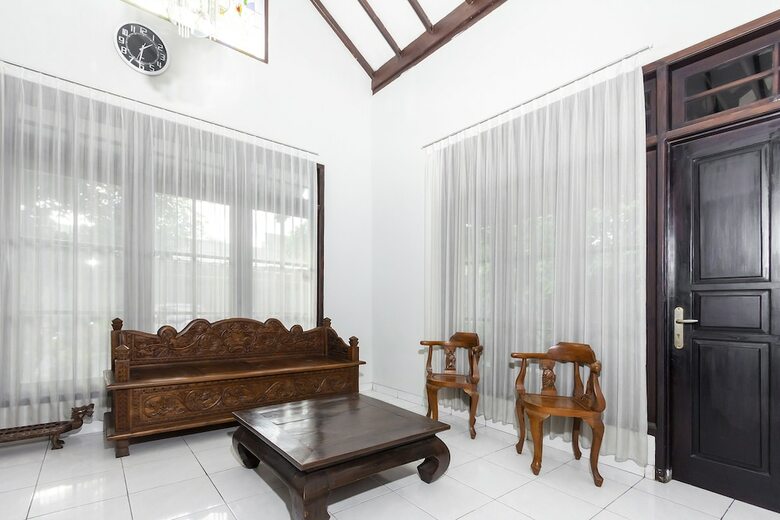 Hostal Oyo 758 Rumah Leting Homestay