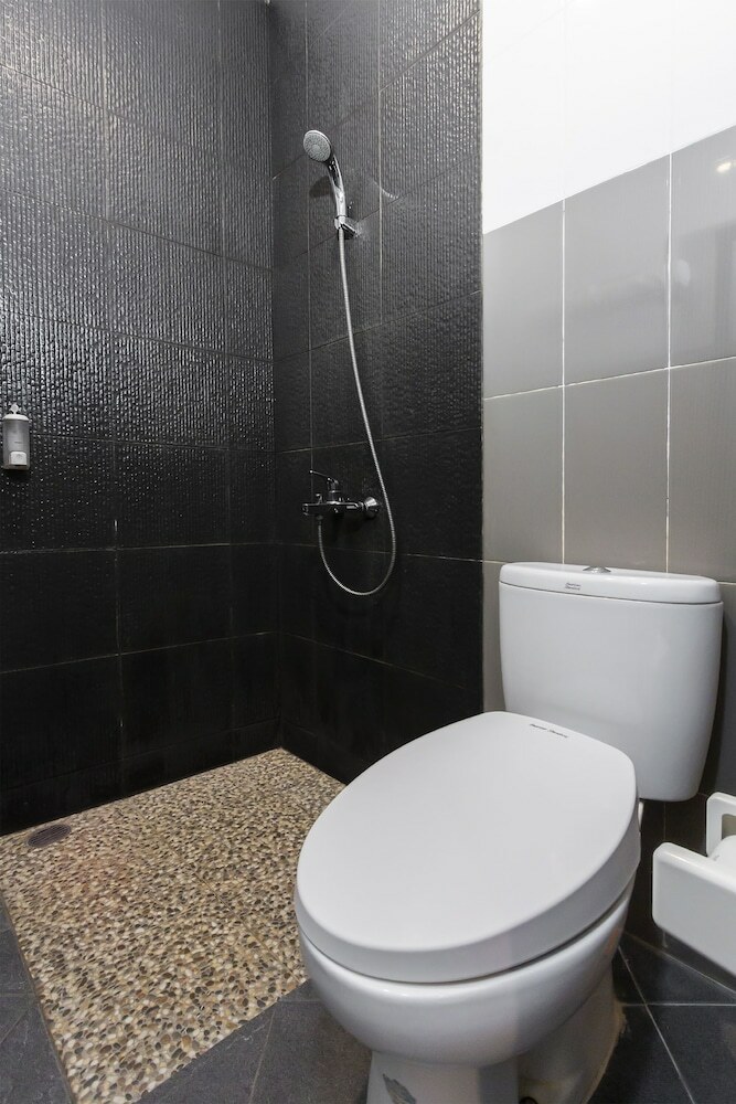 Hostal Oyo 758 Rumah Leting Homestay
