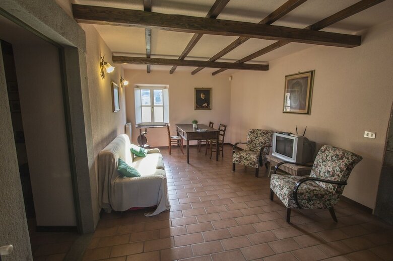 Coriana Apartments & Villas