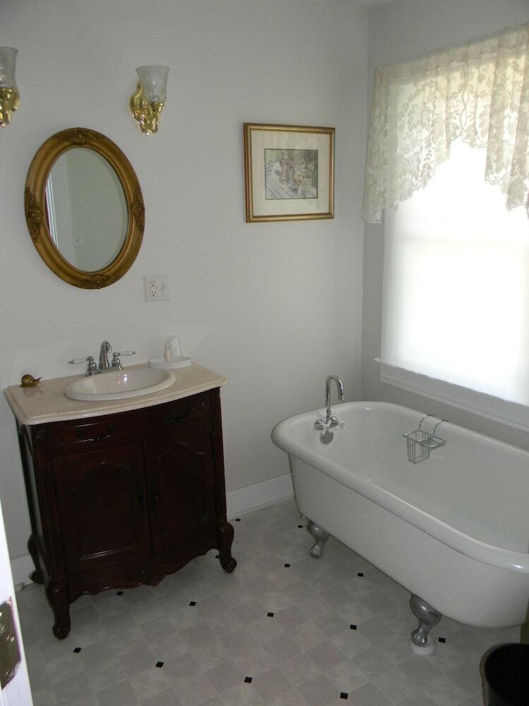 The Chandler House Bed And Breakfast