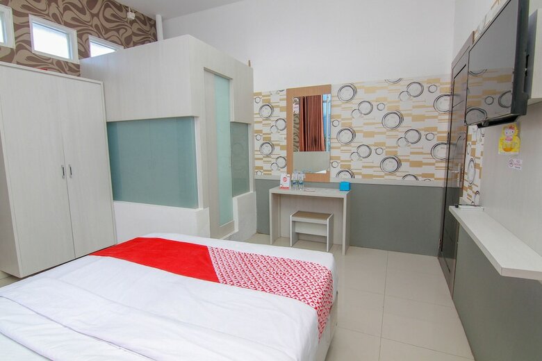 Oyo 861 R Four Hotel