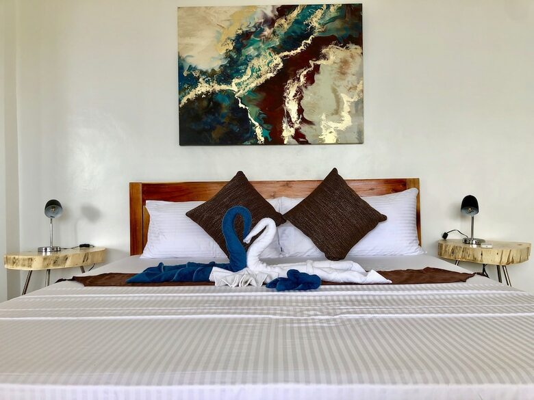 Hotel Sunset Cove Beach & Dive Resort