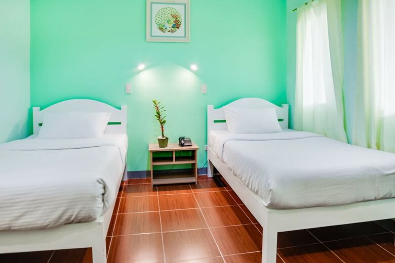 Hotel Moabog Reef & Resort
