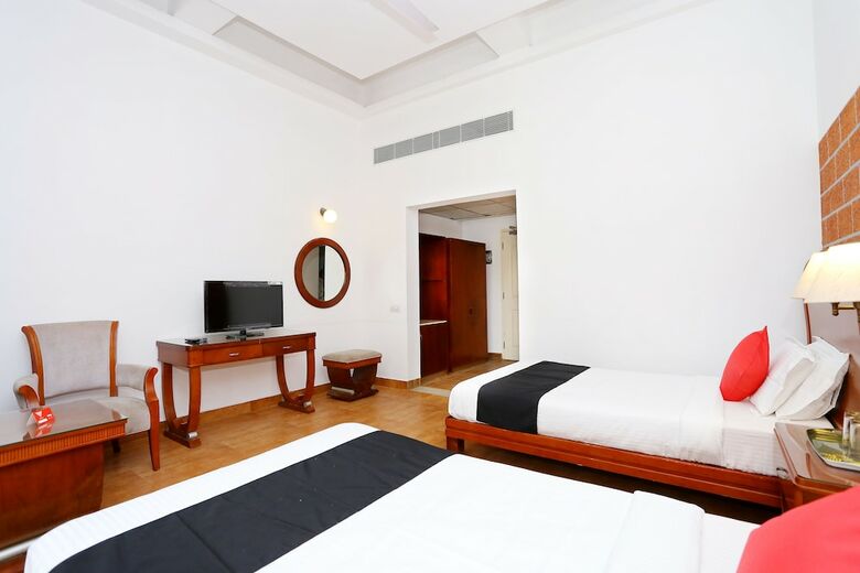 Hotel Capital O 29855 Island Inn