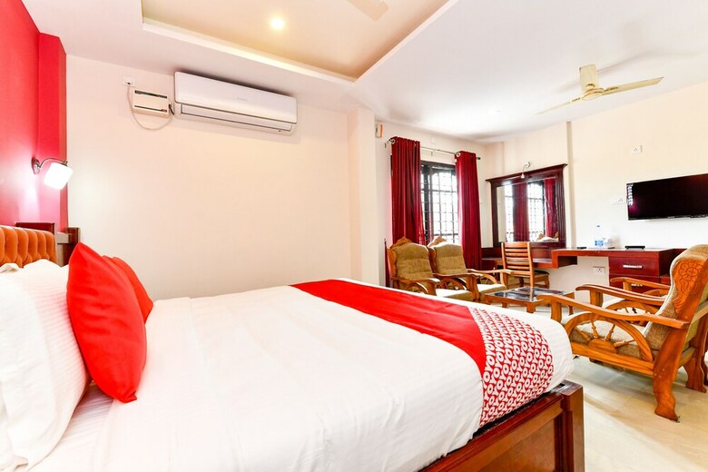 Hotel Oyo 28276 Harshavardhana Inn