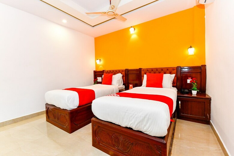 Hotel Oyo 28276 Harshavardhana Inn