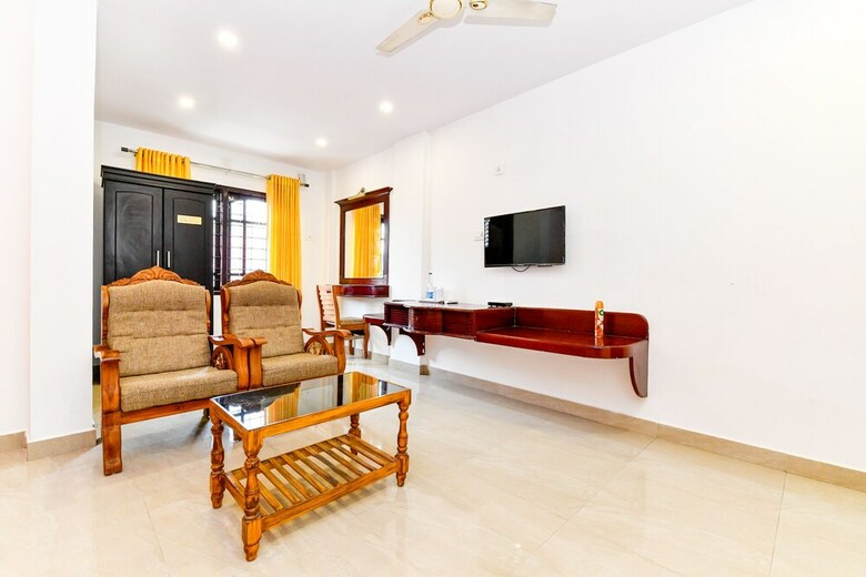 Hotel Oyo 28276 Harshavardhana Inn