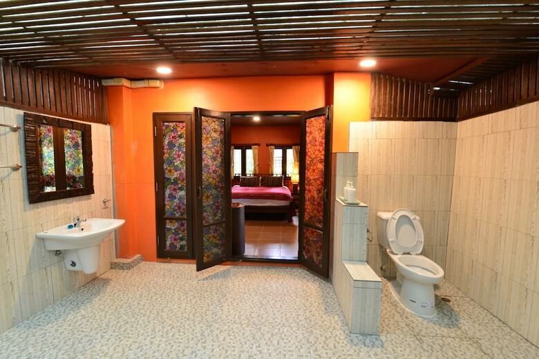Hotel Baan Nai Soi Homestay