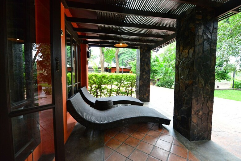 Hotel Baan Nai Soi Homestay