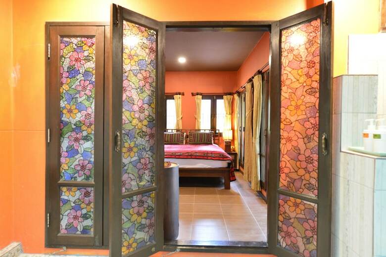 Hotel Baan Nai Soi Homestay