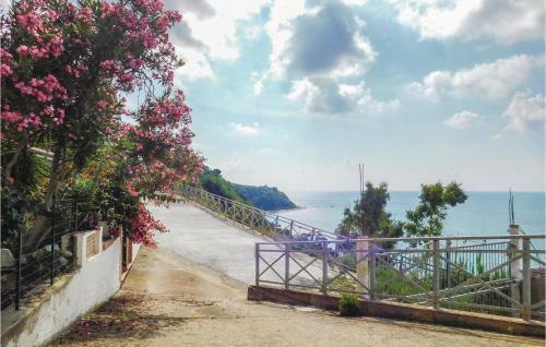 Two-bedroom Apartment In Parghelia