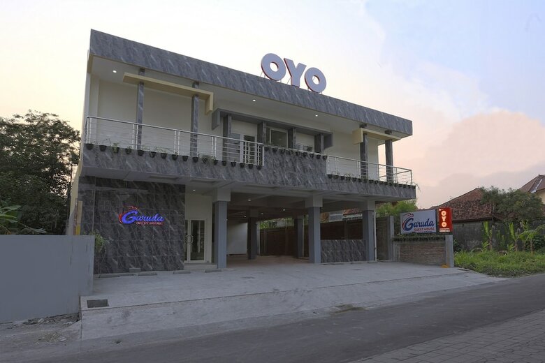 Hostal Oyo 999 Garuda Guesthouse