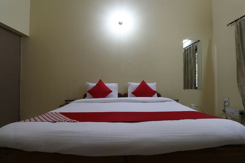 Hotel Oyo 30450 Aamrapaali Water Park