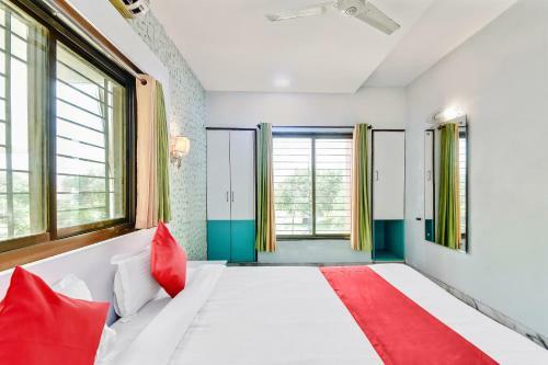 Oyo 61308 Hotel Rw International
