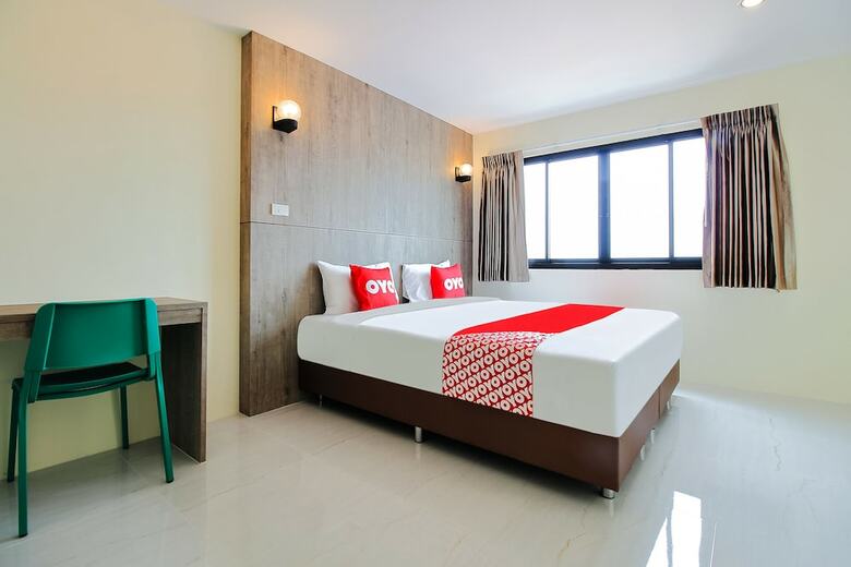 Hotel Oyo 243 The All Residence