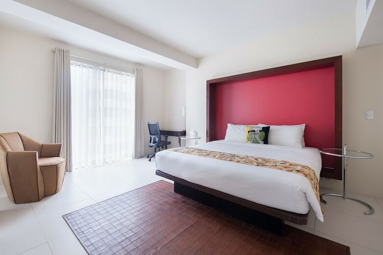 Hotel The Picasso Boutique Serviced Residences