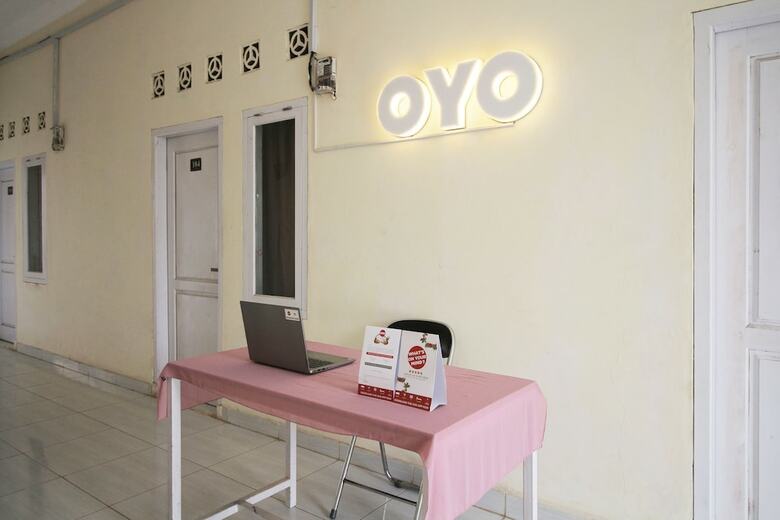 Hostal Oyo 654 Fabio Guest House Syariah